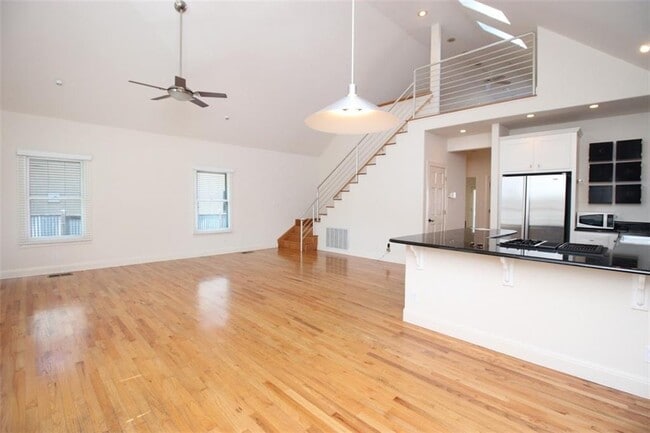 604 W Annie St in Austin, TX - Building Photo - Building Photo