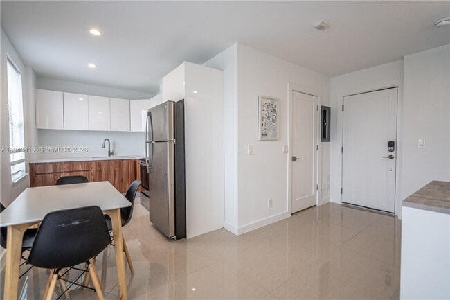 property at 924 Marseille Dr