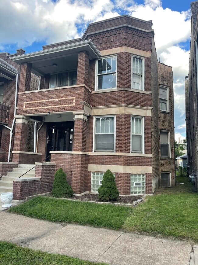 7421 S Eberhart Ave in Chicago, IL - Building Photo - Building Photo