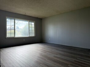 1731 Marie Ln in Merced, CA - Building Photo - Building Photo
