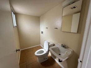 7128 W Highland Ave in Phoenix, AZ - Building Photo - Building Photo