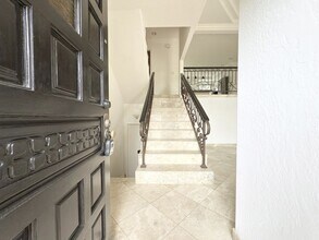2583 Navarra Dr in Carlsbad, CA - Building Photo - Building Photo