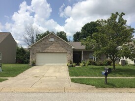 2944 Limber Pine Dr in Whiteland, IN - Building Photo