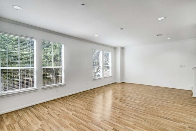 property at 3001 Murworth Dr