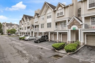 21 Inverness Dr in Edison, NJ - Building Photo - Building Photo