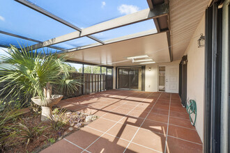 8016 Ambach Way-Unit -18d in Hypoluxo, FL - Foto de edificio - Building Photo