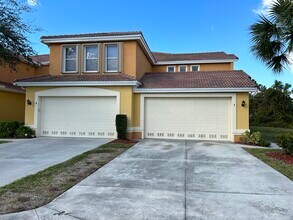 11880 Bayport Ln, Unit 1 in Ft. Myers, FL - Foto de edificio - Building Photo