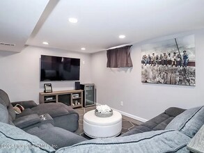 100 Acacia Ave in Staten Island, NY - Foto de edificio - Building Photo