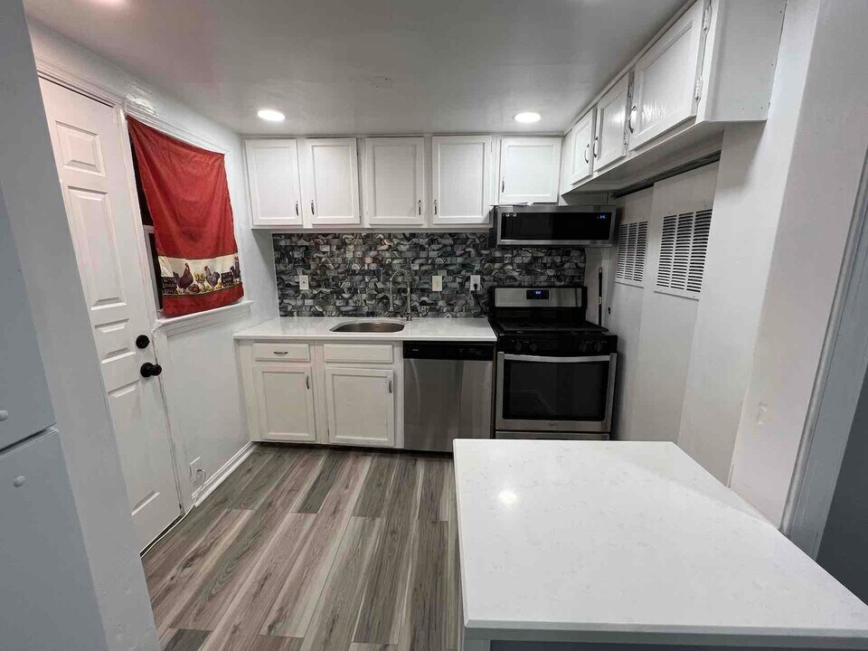 2537 Iverson St in Temple Hills, MD - Building Photo