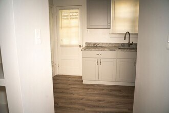 8206 Old Harford Rd, Unit 2 in Parkville, MD - Building Photo - Building Photo