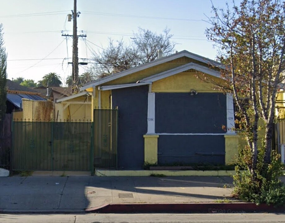 1206-1210 W Florence Ave in Los Angeles, CA - Foto de edificio