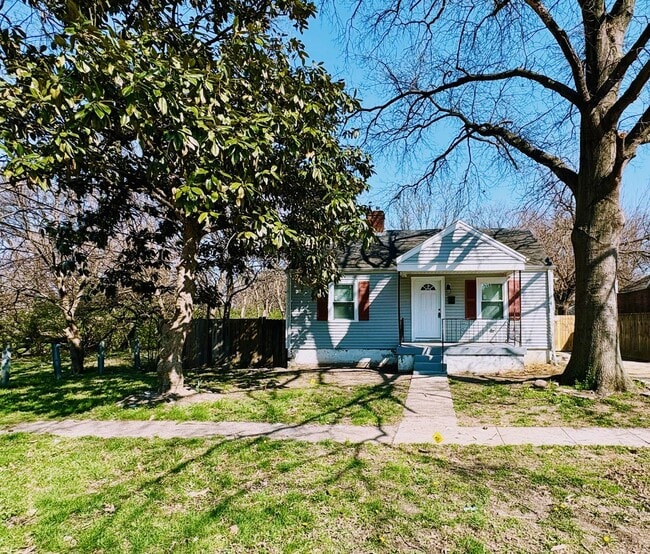 property at 1423 Weyler Ave