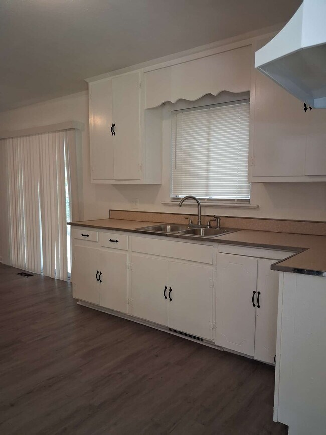 222 Rowland Ave in Jackson, MS - Building Photo - Building Photo