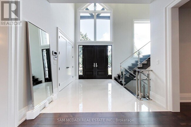 2006 Portway Ave in Mississauga, ON - Building Photo - Building Photo