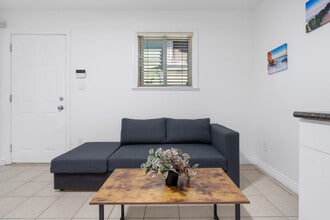 6843 Fraser St in Vancouver, BC - Building Photo - Building Photo