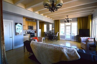 360 W Ocean Blvd-Unit -1 in Long Beach, CA - Building Photo - Building Photo