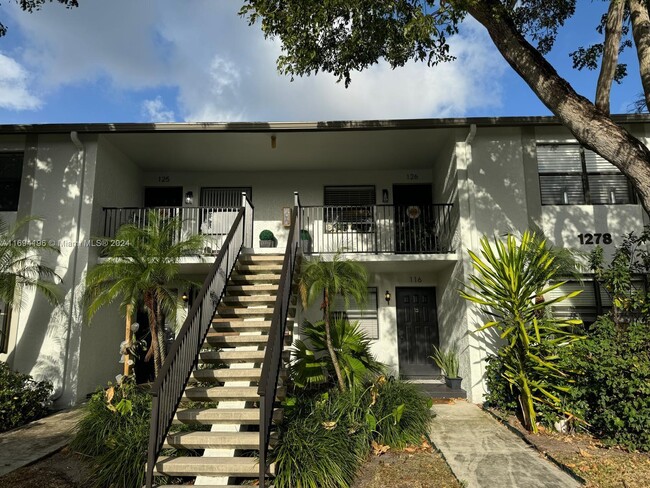 1278 S Military Trail in Deerfield Beach, FL - Foto de edificio - Building Photo