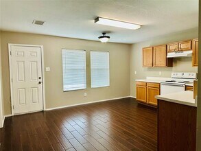 8021 Stowe Springs Ln in Arlington, TX - Building Photo - Building Photo