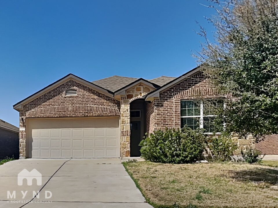 9400 Margaret Jewel Ln in Austin, TX - Building Photo