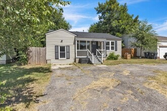 4604 N Rockwell Ave in Bethany, OK - Foto de edificio - Building Photo