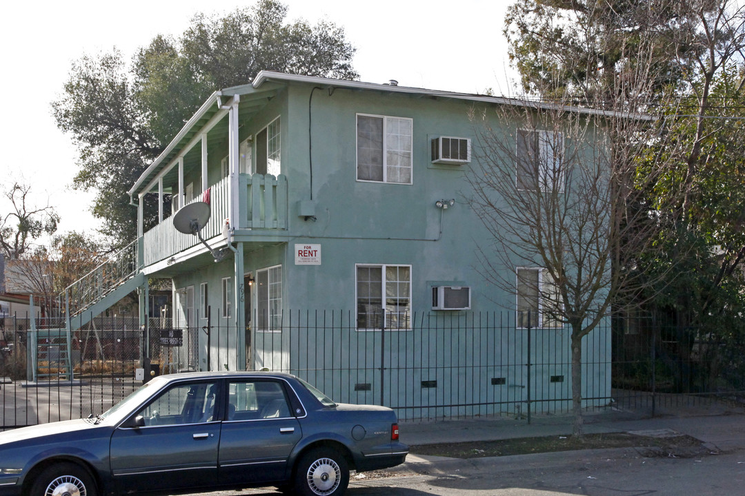 796 Lampasas Ave in Sacramento, CA - Building Photo