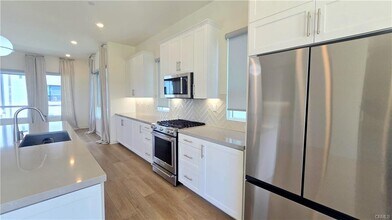 2245 Skylar Pl in Tustin, CA - Building Photo - Building Photo