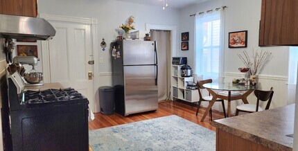 66 Chestnut St, Unit 3 in Brookline, MA - Building Photo - Building Photo