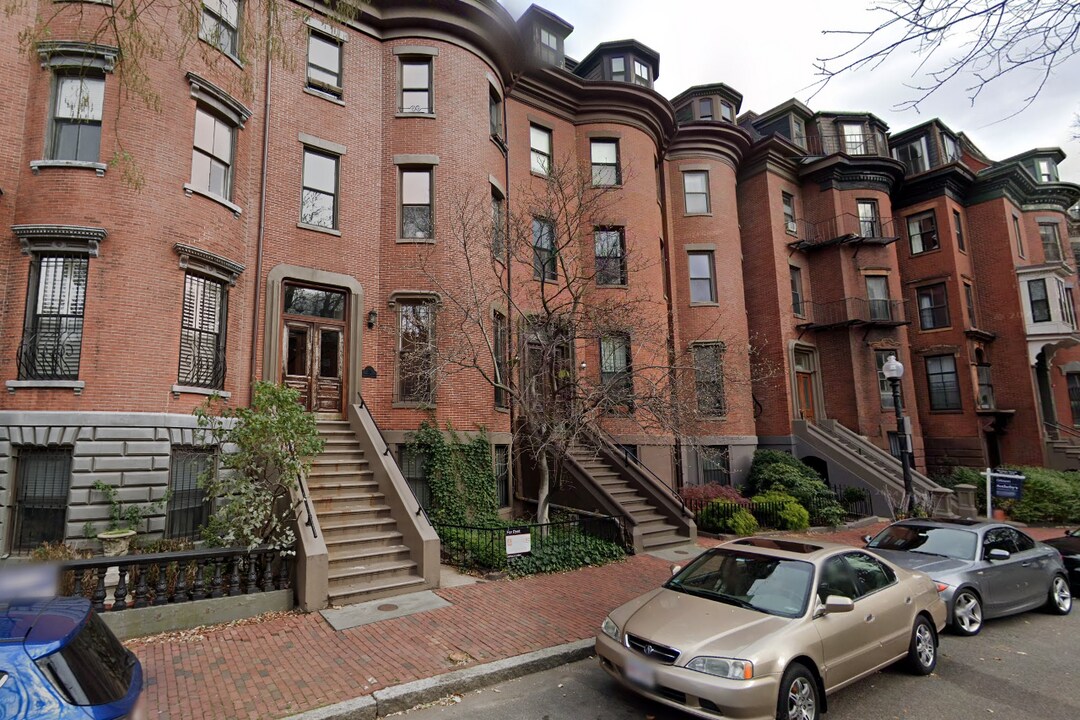 26 Worcester Sq, Unit 4 in Boston, MA - Building Photo