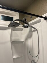 2529 Crommelin Ave, Unit 2533 in Modesto, CA - Foto de edificio - Building Photo