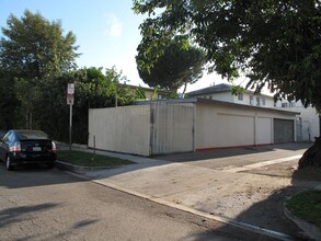 6356 Ventura Canyon Ave in Van Nuys, CA - Building Photo - Building Photo