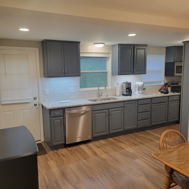 property at 512 S River Rd