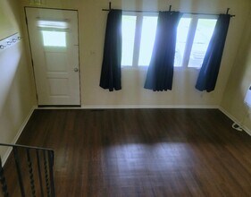 70 Pine Ct in Crystal Lake, IL - Building Photo - Building Photo