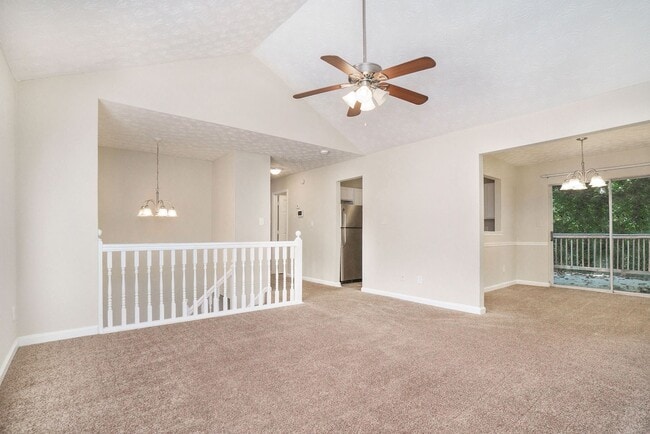 866 Hedge Garden Ct in Stone Mountain, GA - Building Photo - Building Photo