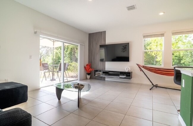 3305 Whooping Crane Dr in Davenport, FL - Foto de edificio - Building Photo