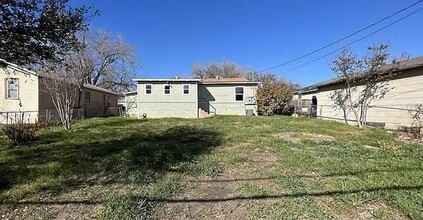 714 Cravens Ave in San Antonio, TX - Building Photo - Building Photo