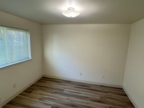 1645 River Rd in Eugene, OR - Building Photo - Building Photo