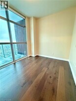 60 Frederick St in Kitchener, ON - Building Photo