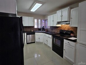 1415 W Sevilla St in Pharr, TX - Building Photo - Building Photo