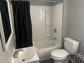 1010 Savey St in Duquesne, PA - Building Photo - Building Photo