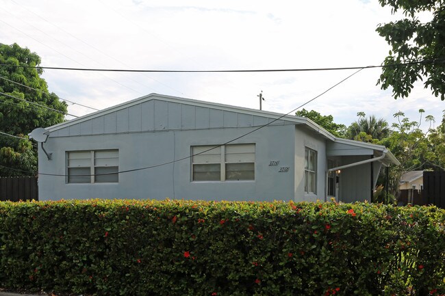 3712-3718 Henry Ave in West Palm Beach, FL - Building Photo - Building Photo