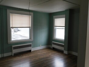 4 Front Pl-Unit -1 in Waterville, ME - Building Photo - Building Photo