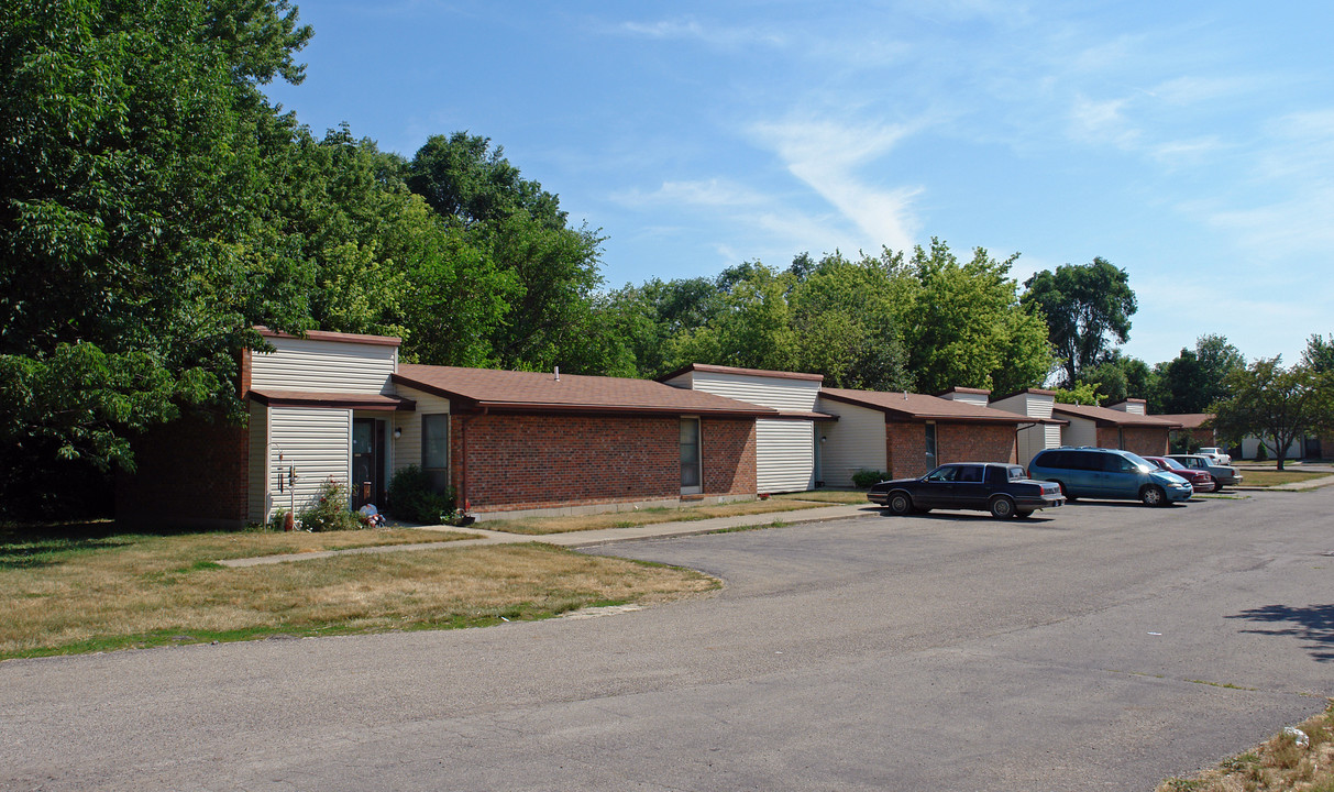 322 N Main St in Cedarville, OH - Building Photo