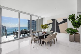 300 Biscayne Boulevard Way, Unit 2802 in Miami, FL - Building Photo - Building Photo