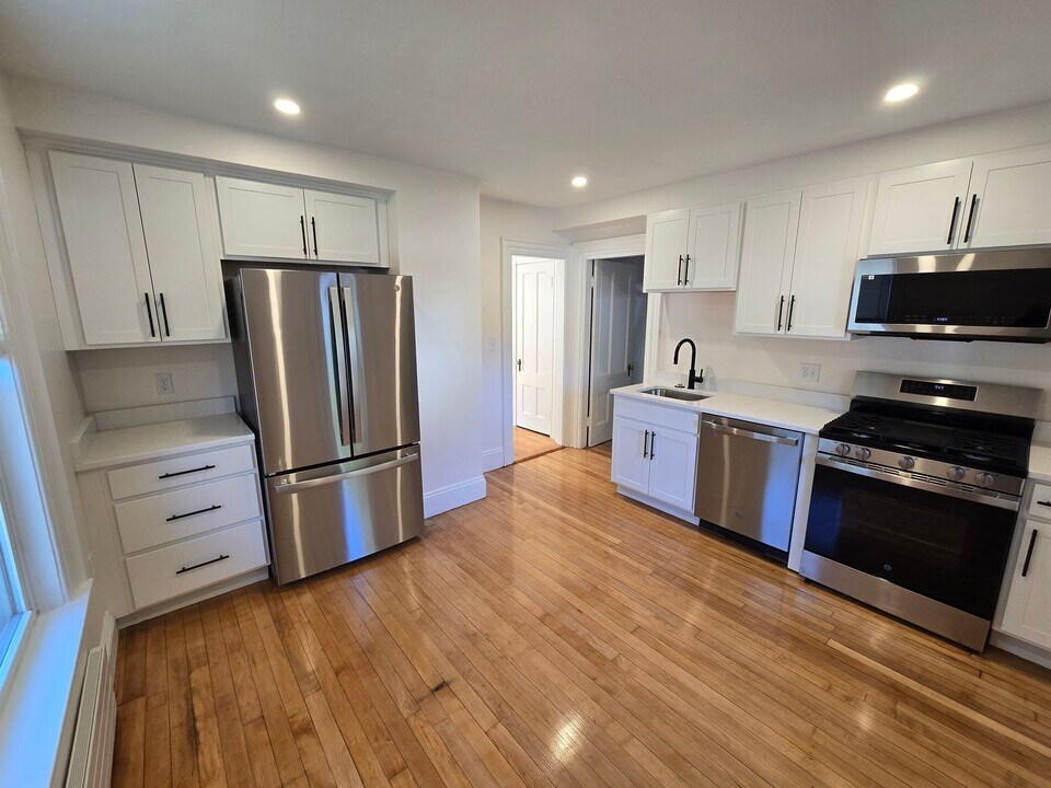 602 Cabot St in Beverly, MA - Foto de edificio