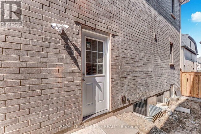15 Vanni Ave in Markham, ON - Building Photo - Building Photo