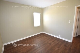 2010 N Corlett Ave in Los Angeles, CA - Foto de edificio - Building Photo