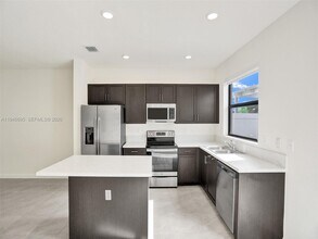 3436 W 111th Pl in Hialeah, FL - Building Photo - Building Photo