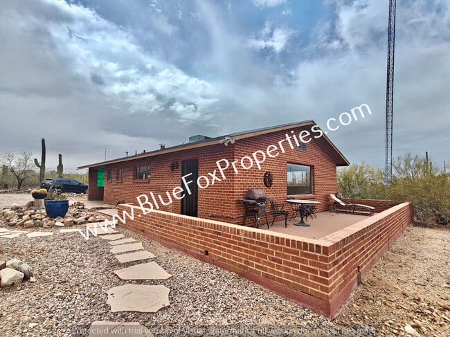 property at 6728 N Abington Rd