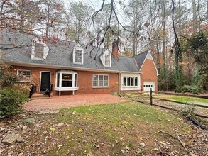 8059 Glenbrook Dr in Mechanicsville, VA - Building Photo - Building Photo