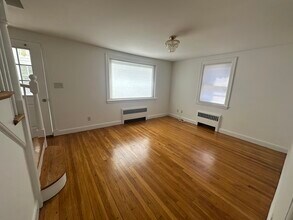 206 Adams St in Newton, MA - Building Photo - Building Photo